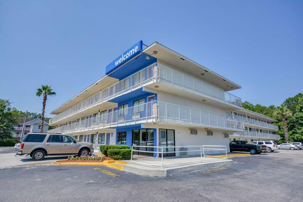 Rodeway Inn Tillmans Corner Dış mekan fotoğraf